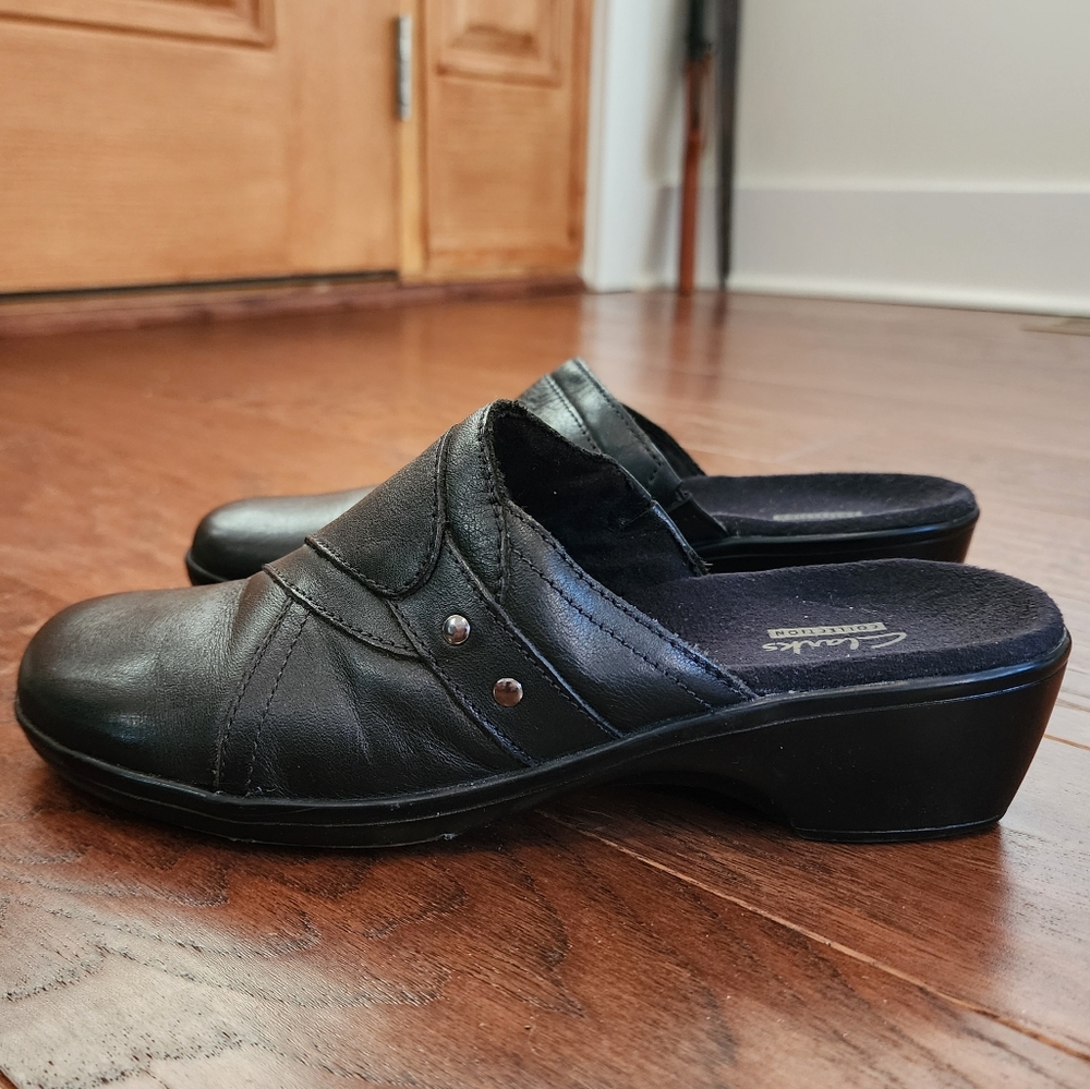 Clark's Bendables leather mules clogs